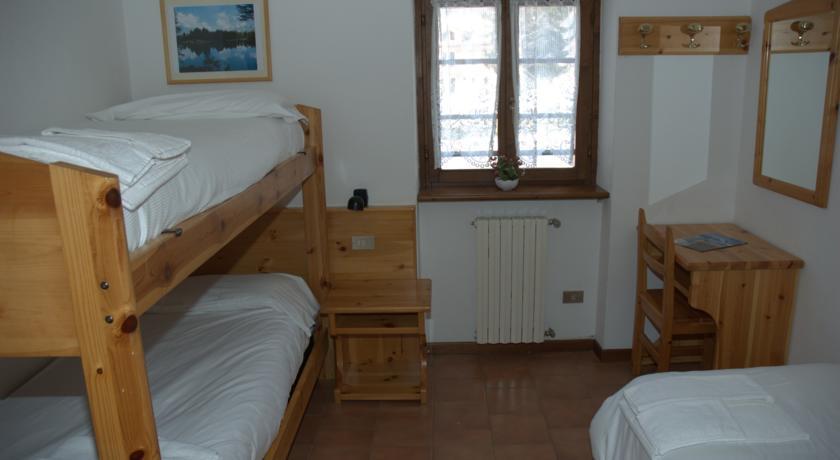 Casa Vacanze Ca' De Val Campodolcino Rom bilde
