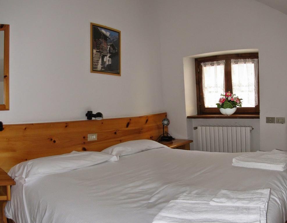 Casa Vacanze Ca' De Val Campodolcino Rom bilde